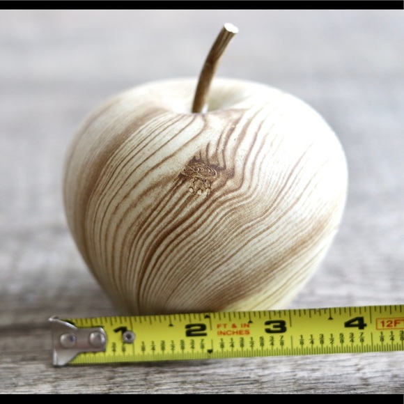 Vintage wooden Apple - Picture 1 of 6